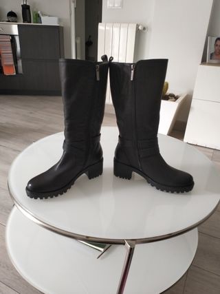 Botas altas negras mujer.nuevas