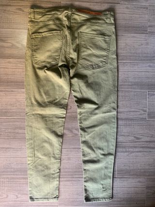 Vaquero hombre Celopman verde militar T.42-44, 3€