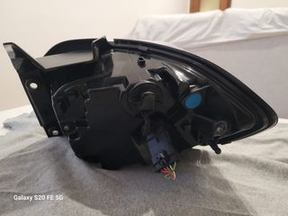 Luz trasera y de freno parte del conductor Jeep A.