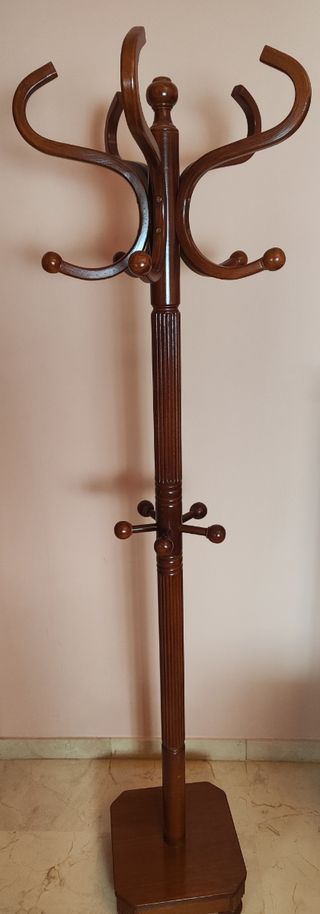 Perchero madera de pie, en perfecto estado!