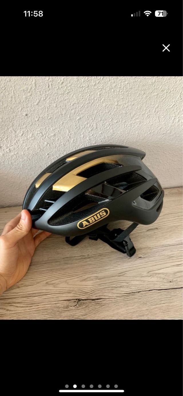 Casco bici Abus negro-dorado