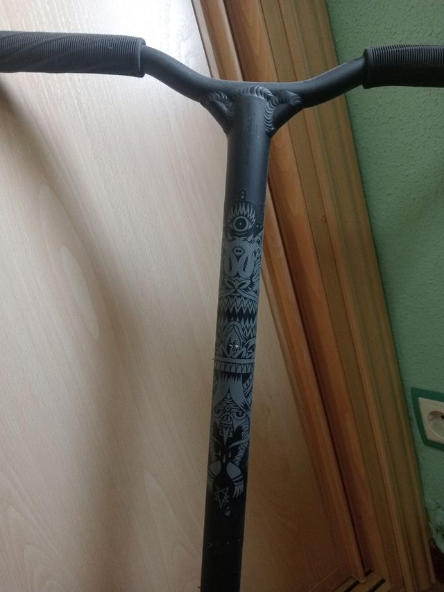 Patinete scooter acrobacias freestyle