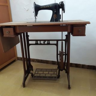 Máquinas de coser Alfa y Singer antiguas