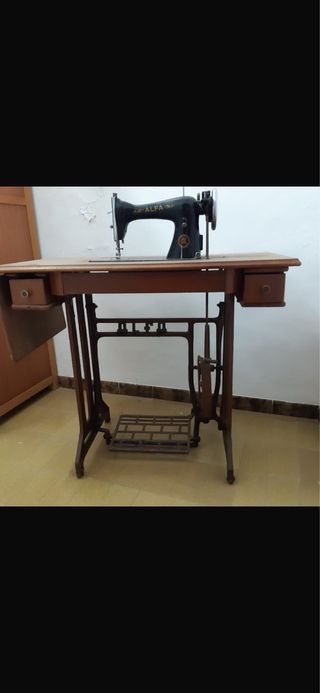 Máquinas de coser Alfa y Singer antiguas