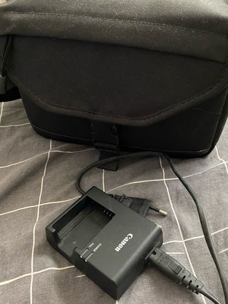 Canon EOS 2000D + objetivo 18-55mm