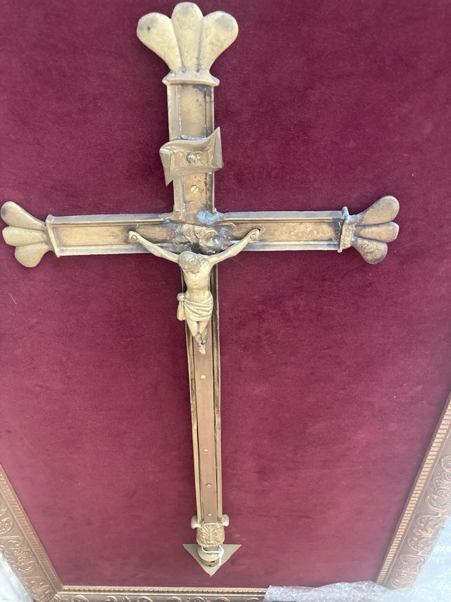 Crucifijo antiguo dorado