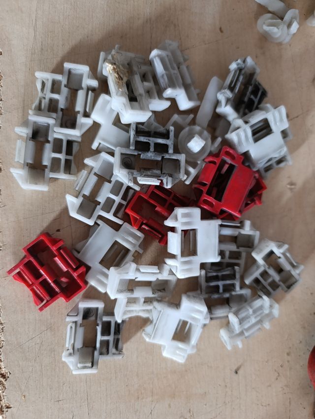 Grapas molduras Clio