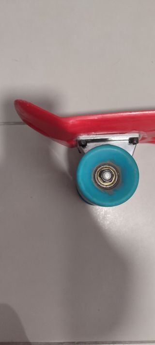 Monopatín rojo