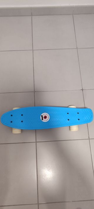 Monopatín azul