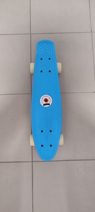 Monopatín azul