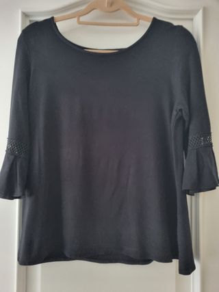 Blusa negra 3/4 manga campana