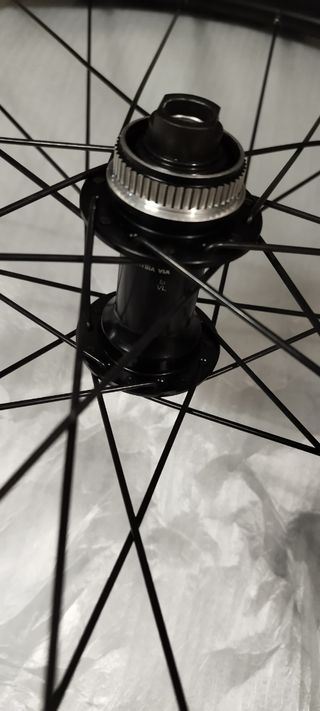 Ruedas 700c Tubeless Alloy 28H