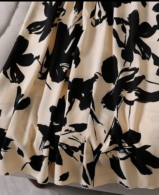 Gonna lunga beige e nera, Tg L