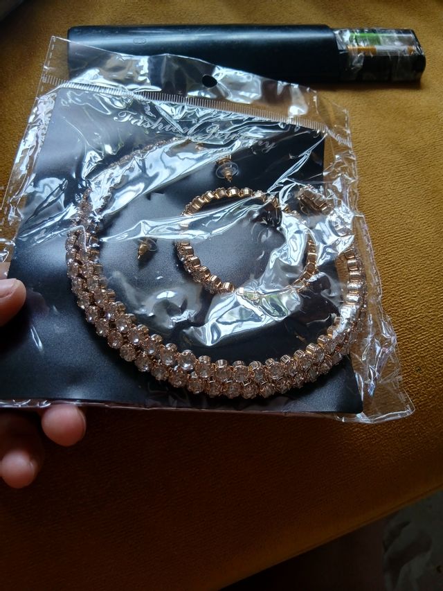 Juego de Joyas: Collar, Pulsera y Aretes