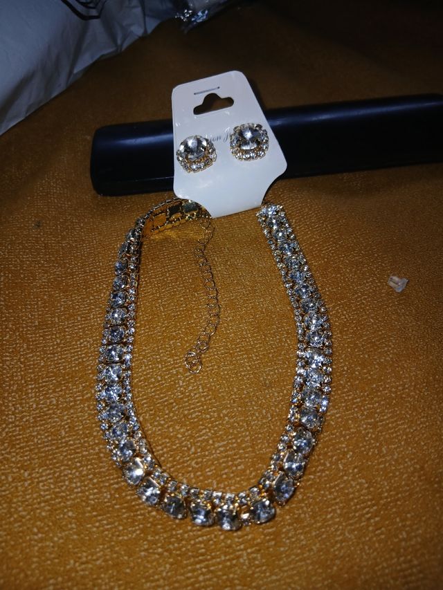 Juego de Joyas: Collar, Pulsera y Aretes