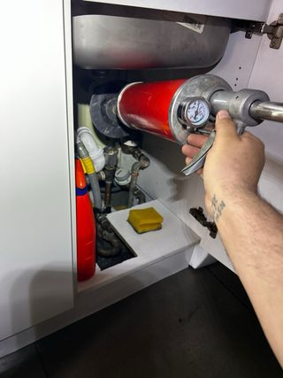 Fontanero le atendemos en menos de una hora