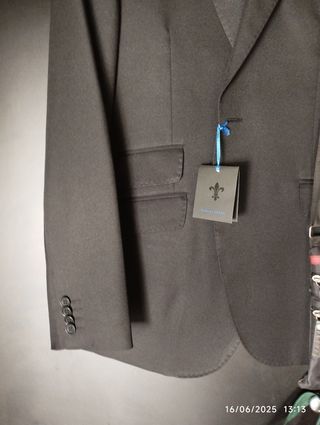 Traje Gris - Elegante y otro negro.los dos con fun