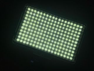Foco LED LE-198A para cámara
