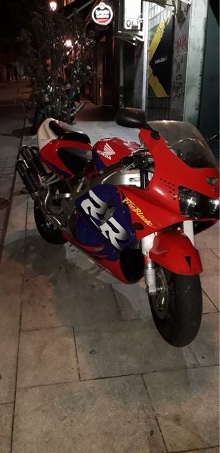 Honda CBR 900 RR FireBlade