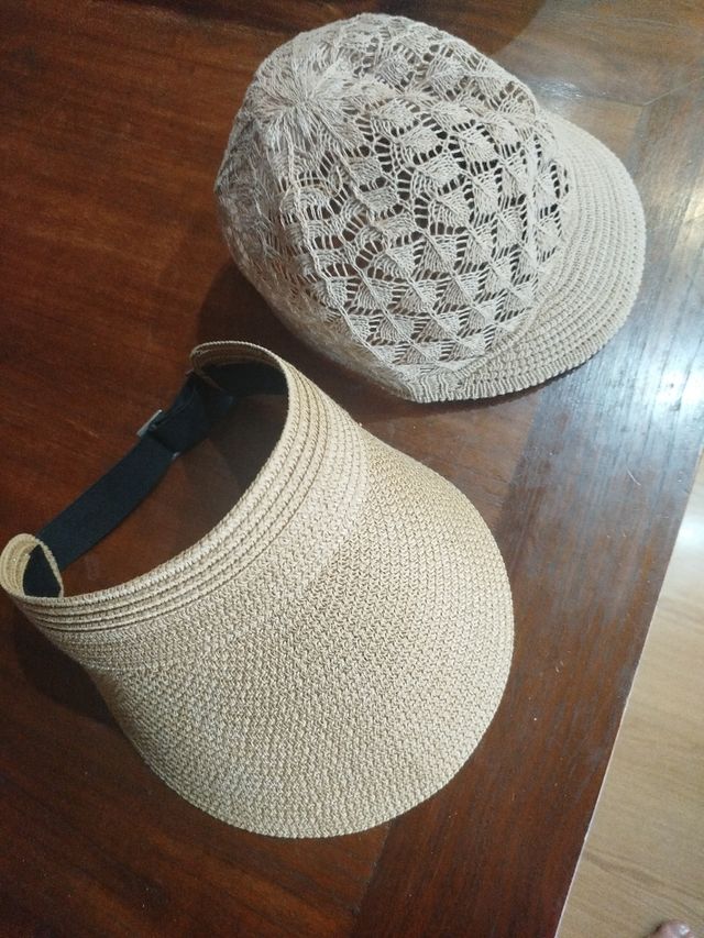 Visera y gorra beige de verano. L'as dos por 4 eur