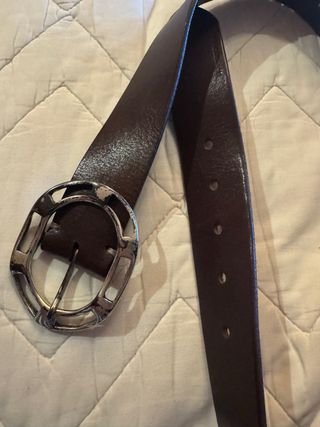 Cinturón marrón piel