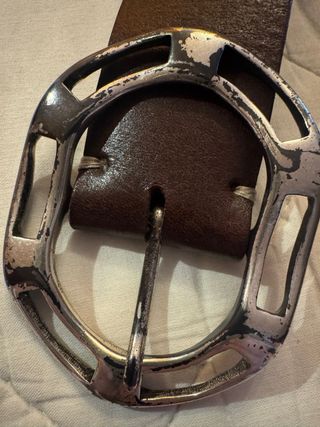 Cinturón marrón piel