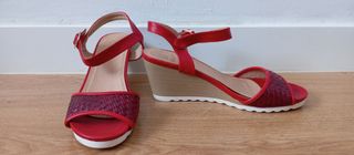 Sandalias rojas cuña