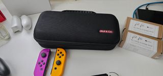 Nintendo Switch OLED blanca con extras