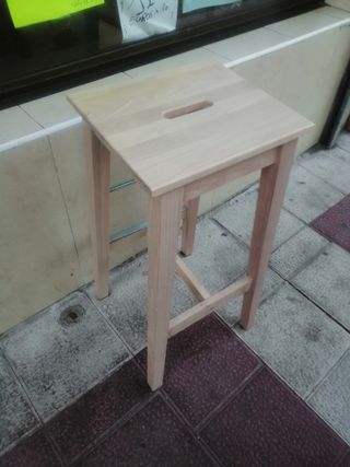 Taburete madera marrón