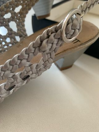 Sandalias tacón bajo. 5cm.