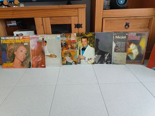 54 Vinilos Clásicos, Pop y algo más , 150 euros