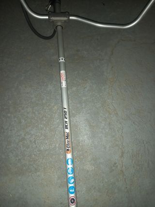 Desbrozadora BCH 250T Oleo-Mac