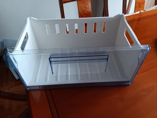 Cajones y baldas nevera AEG Maxi-Box