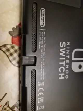 Nintendo Switch + Accesorios + targeta de memoria