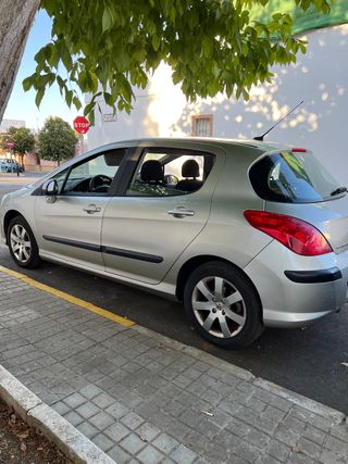 Peugeot 308 2011