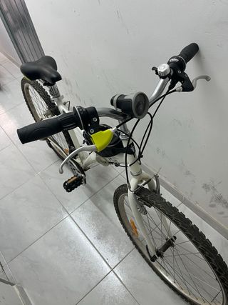 Bicicleta montaña blanca