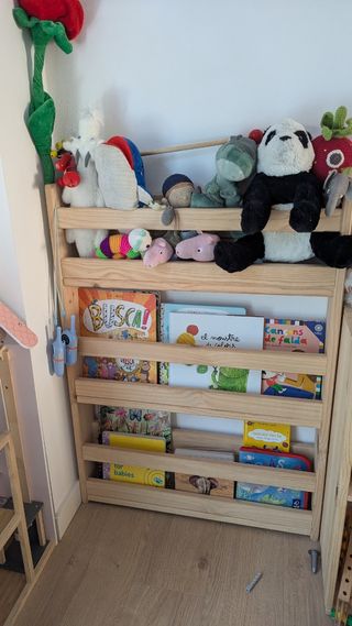 Libreria in legno per bambini Montessori