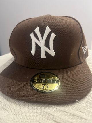 Gorra New Era marrón