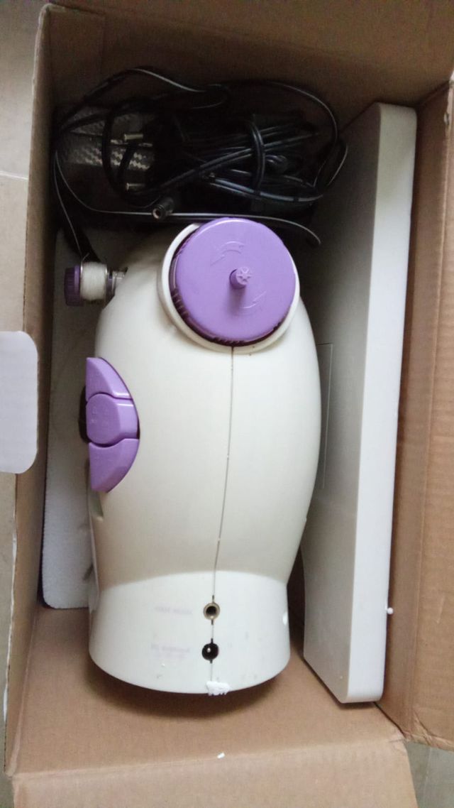 Mini máquina de coser