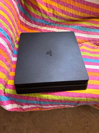 PS4 (PlayStation 4) Slim Negra
