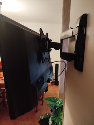 TV 32" + Soporte Pared