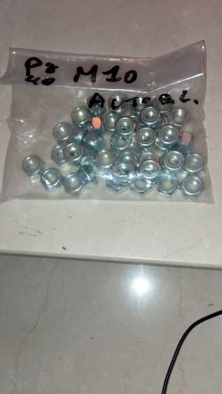 Dadi M10 zincati autobloccanti
