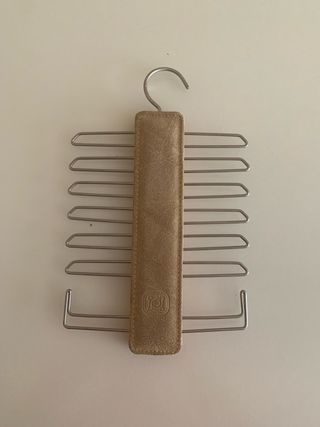 Perchero de metal para corbatas