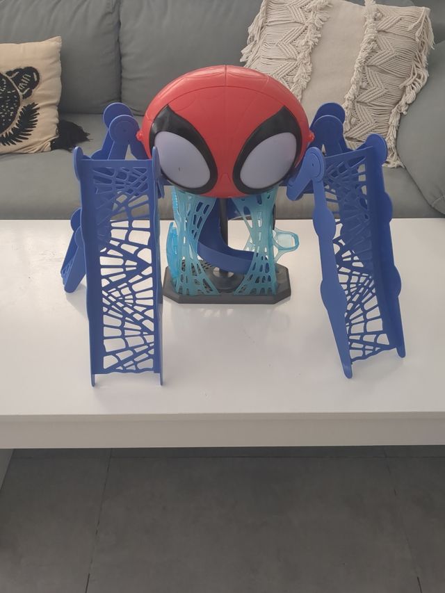Aracnocuartel Spidey: ¡Aventura asegurada!