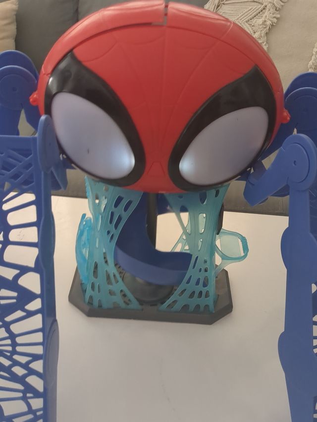 Aracnocuartel Spidey: ¡Aventura asegurada!