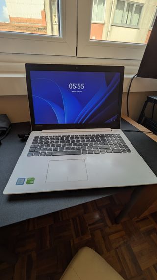 Portátil Lenovo i7-7500 / Nvidia940mx / 12GB Ram.