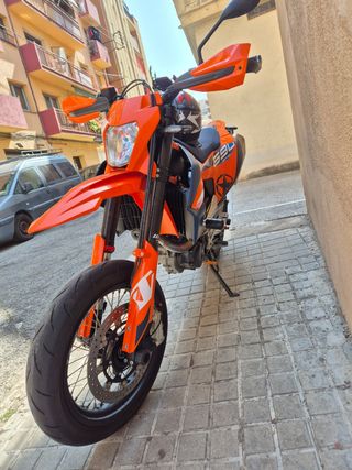 KTM 690 SMC R 2023