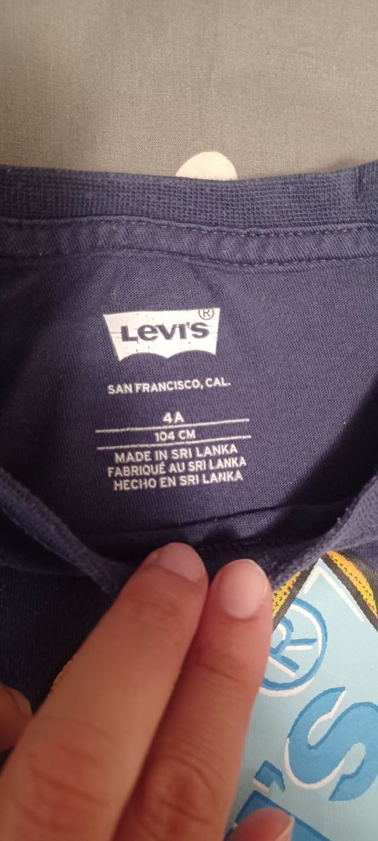 2 Camisetas Niño 4 años - GAP & Levi's