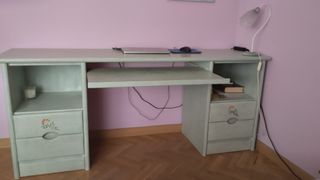 Escritorio infantil verde