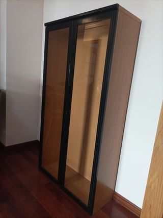 Vitrina negra - Mueble madera con cristal
